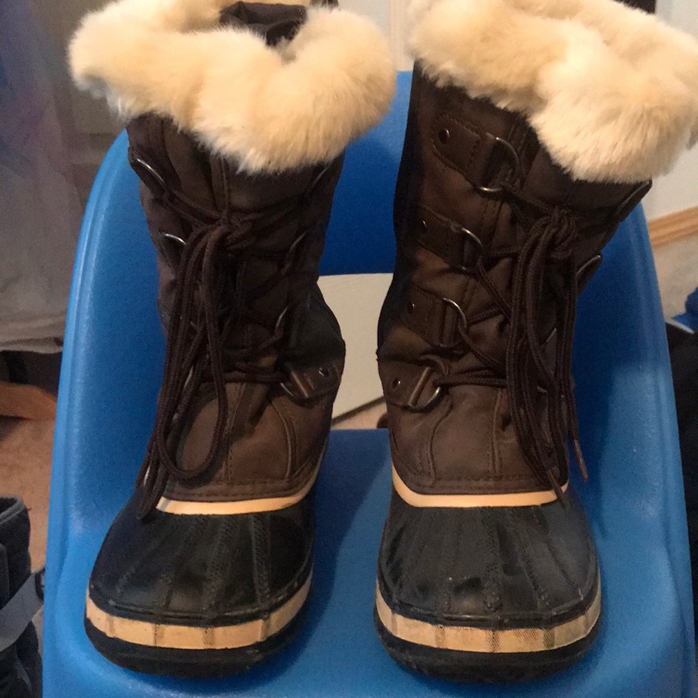 Snow boots